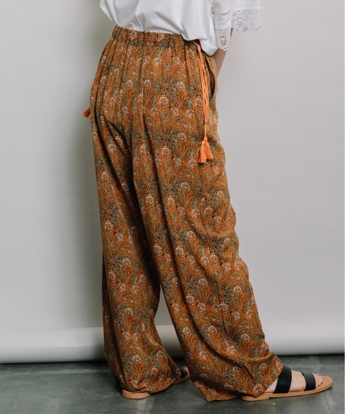 refinedworks(リファインドワークス)の「ボタニカルタッセルセミワイドPT(その他パンツ・レディース・オレンジ/ブルー・FREE)」の6枚目の写真