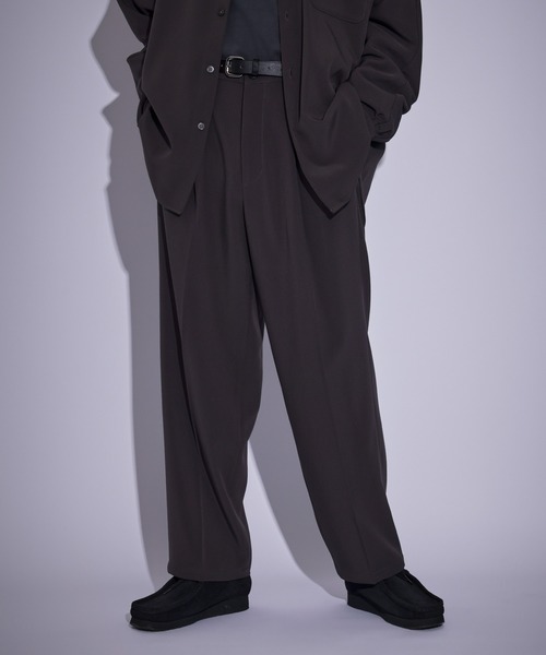 JUNRED（ジュンレッド）の「スムースタッチワイドストレートパンツ（スラックス・メンズ・チャコールグレー/グレー系その他/ブルー系その他4・S/M/L）」の2枚目の写真