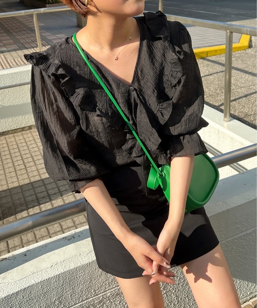 Ambre Ciel（アンブルシエル）の「ラッフルシアーカーディガン／【WEB/EC限定商品】（シャツ/ブラウス・レディース・ブラック/オフホワイト/ライトグリーン/モカ・FREE）」の3枚目の写真