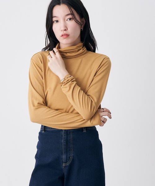 earth music&ecology(アースミュージックアンドエコロジー)の「タートルネックリブカットプルオーバー(Tシャツ/カットソー・レディース・グリーン/アイボリー/ブラック/イエロー・S/M)」の1枚目の写真