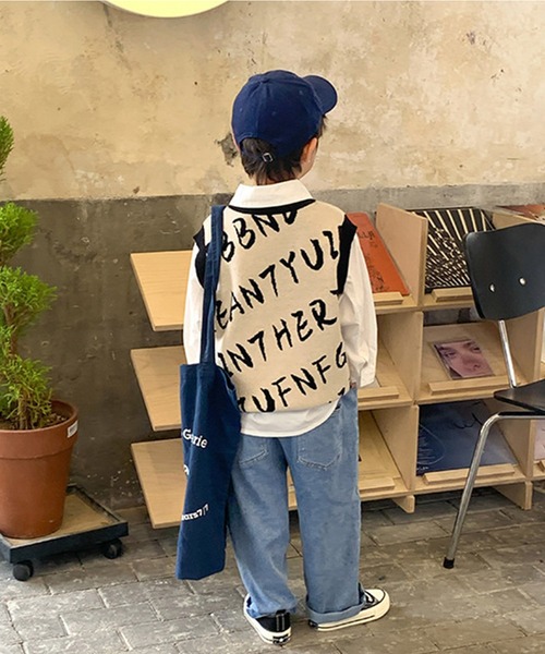 aimoha(アイモハ)の「【aimoha-KIDS-】子供服 英字総柄ニットベスト(ベスト・キッズ・ブルー/ライトベージュ・90/100/110/120/130/140)」の6枚目の写真