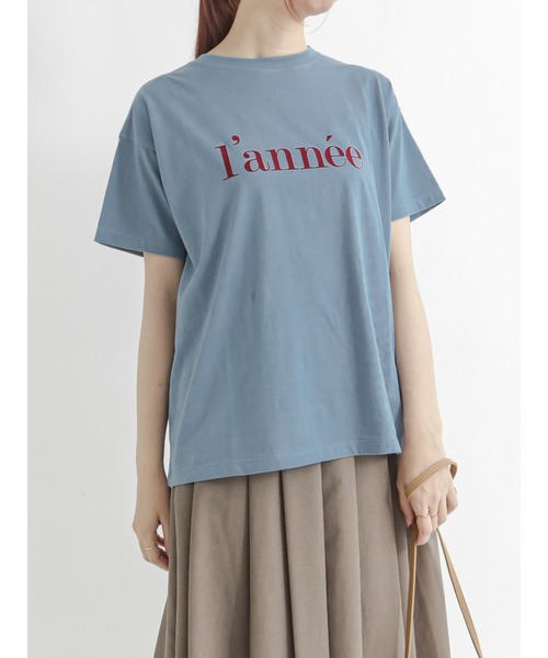 Te chichi(テチチ)の「フロッキーロゴプリントTシャツ(Tシャツ/カットソー・レディース・ブラウン/オフホワイト/ブルー・フリ-)」の1枚目の写真