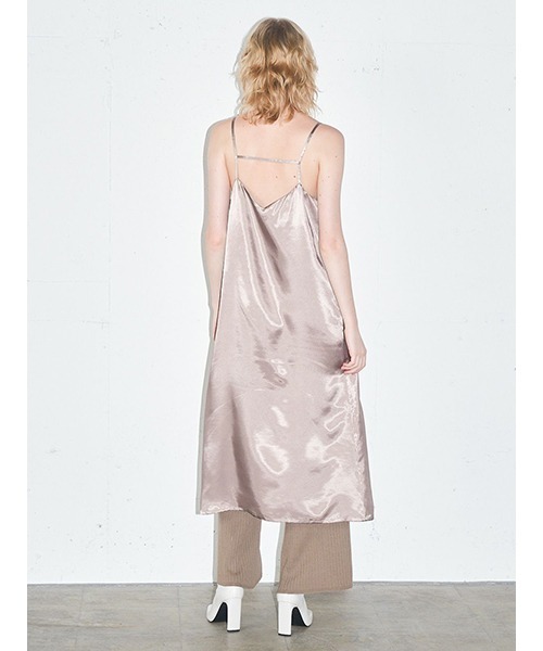 MIDIUMISOLID(ミディウミソリッド)の「サテンキャミソールワンピース(ワンピース・レディース・グリーン/ベージュ/アイボリー・FREE)」の8枚目の写真