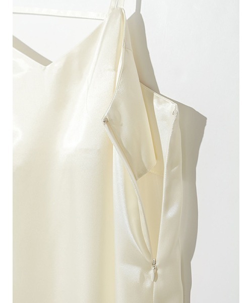 MIDIUMISOLID(ミディウミソリッド)の「サテンキャミソールワンピース(ワンピース・レディース・グリーン/ベージュ/アイボリー・FREE)」の12枚目の写真