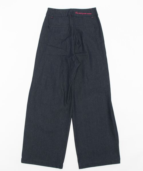 Q(キュー)の「デニムワイドタックパンツ(デニムパンツ・レディース・ネイビー/アイボリー・SMALL/MEDIUM)」の5枚目の写真
