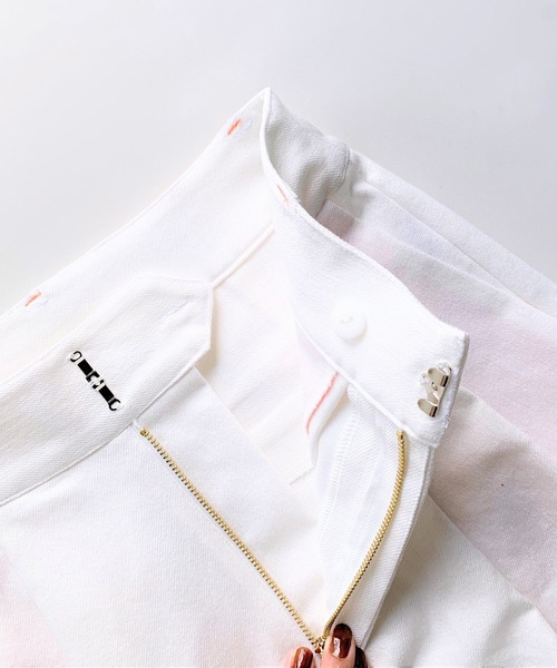 Q(キュー)の「デニムワイドタックパンツ(デニムパンツ・レディース・ネイビー/アイボリー・SMALL/MEDIUM)」の11枚目の写真