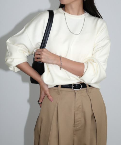 andme（アンドミー）の「【新色追加】クルーネック無地ボーダー長袖ニットトップス（ニット/セーター・レディース・ブラック/クリーム/グレー/キャメル/ピンク/グリーン/ライトイエロー/カーキオリーブ/ブルー系その他/オレンジ/ライトベージュ/レッド/ホワイト×ブラック/チャコールグレー/オフホワイト・M/L）」の2枚目の写真