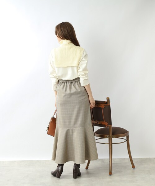 SHOO・LA・RUE（シューラルー）の「◆【いつものコーデにプラスして◎】ニットネックウォーマー（ネックウォーマー/スヌード・レディース・アイボリー/グリーン/グレー/ブラック・00）」の10枚目の写真