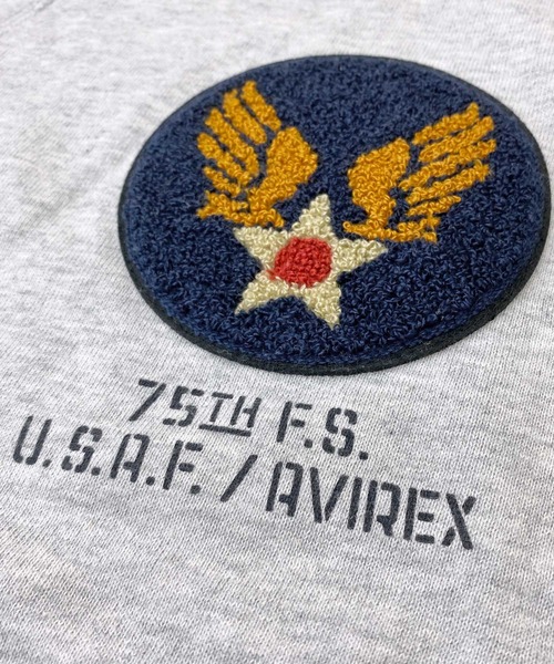 AVIREX（アヴィレックス）の「クラシックスウェット-KEEP-EM FLYING（スウェット・メンズ・ブラック/ライトグレー/ネイビー・XL/XXL/L/M）」の7枚目の写真