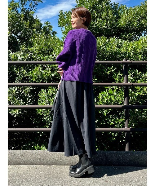 HONEYSUCKLE ROSE（ハニーサックルローズ）の「【HONEYSUCKLE ROSE】ケーブルクルーネックニット（ニット/セーター・レディース・オフホワイト/パープル/キャメル・L/M）」の21枚目の写真