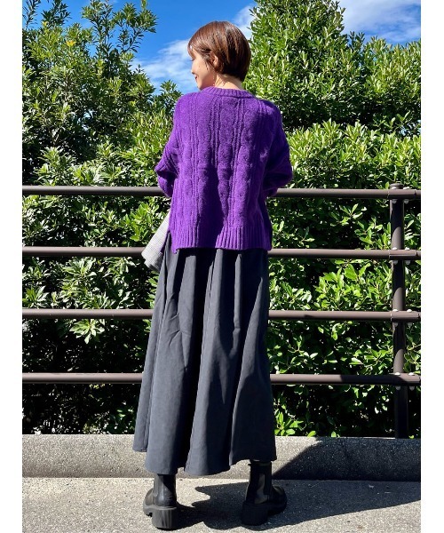 HONEYSUCKLE ROSE（ハニーサックルローズ）の「【HONEYSUCKLE ROSE】ケーブルクルーネックニット（ニット/セーター・レディース・オフホワイト/パープル/キャメル・L/M）」の22枚目の写真