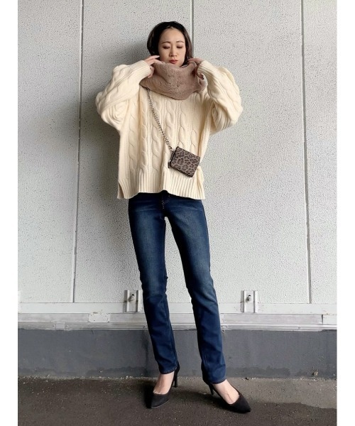 HONEYSUCKLE ROSE（ハニーサックルローズ）の「【HONEYSUCKLE ROSE】ケーブルクルーネックニット（ニット/セーター・レディース・オフホワイト/パープル/キャメル・L/M）」の9枚目の写真