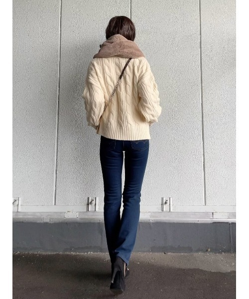 HONEYSUCKLE ROSE（ハニーサックルローズ）の「【HONEYSUCKLE ROSE】ケーブルクルーネックニット（ニット/セーター・レディース・オフホワイト/パープル/キャメル・L/M）」の11枚目の写真