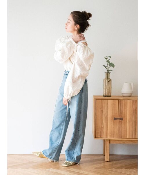 Ungrid（アングリッド）の「ウエストリメイクカットオフルーズデニム（デニムパンツ・レディース・ブルー・24inch/25inch/26inch）」の12枚目の写真