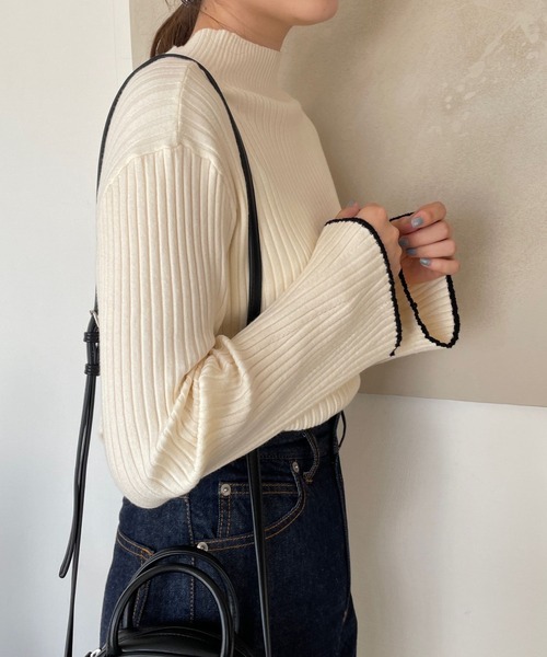 LOWRYS FARM(ローリーズファーム)の「ハイショクフレアスリーブロングスリーブ 176594(ニット/セーター・レディース・アイボリー/ホワイト/ブラック/グレー・FREE)」の2枚目の写真