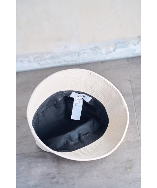 AZUL by moussy(アズールバイマウジー)の「MONOGRAM LOGO BUCKET HAT/モノグラムロゴバケットハット(キャップ・レディース・ブラック/アイボリー/マジェンタ・FREE)」の10枚目の写真