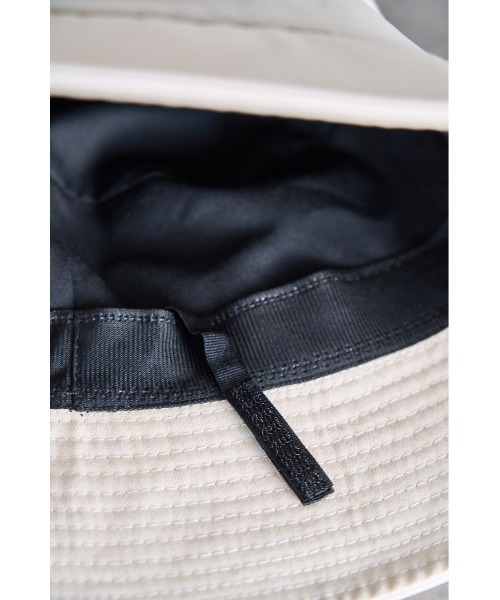AZUL by moussy(アズールバイマウジー)の「MONOGRAM LOGO BUCKET HAT/モノグラムロゴバケットハット(キャップ・レディース・ブラック/アイボリー/マジェンタ・FREE)」の11枚目の写真