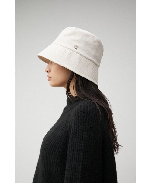 AZUL by moussy(アズールバイマウジー)の「MONOGRAM LOGO BUCKET HAT/モノグラムロゴバケットハット(キャップ・レディース・ブラック/アイボリー/マジェンタ・FREE)」の5枚目の写真