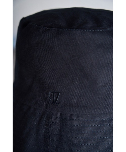 AZUL by moussy(アズールバイマウジー)の「MONOGRAM LOGO BUCKET HAT/モノグラムロゴバケットハット(キャップ・レディース・ブラック/アイボリー/マジェンタ・FREE)」の15枚目の写真