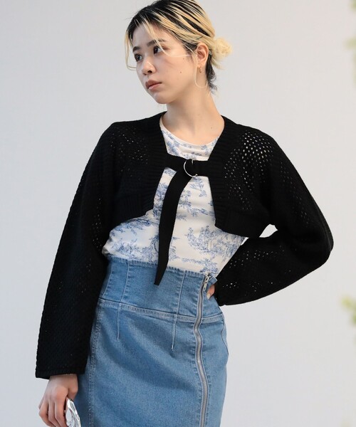 Ray BEAMS(レイビームス)の「Ray BEAMS / メッシュ アーム ボレロ(ニット/セーター・レディース・オフホワイト/ブルー/ブラック・ONE SIZE)」の2枚目の写真