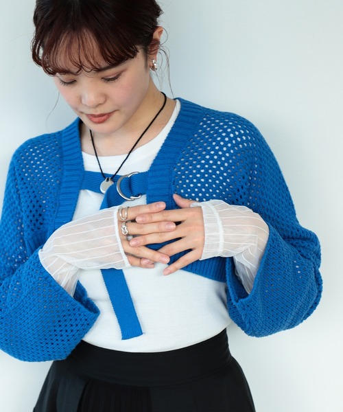 Ray BEAMS(レイビームス)の「Ray BEAMS / メッシュ アーム ボレロ(ニット/セーター・レディース・オフホワイト/ブルー/ブラック・ONE SIZE)」の7枚目の写真