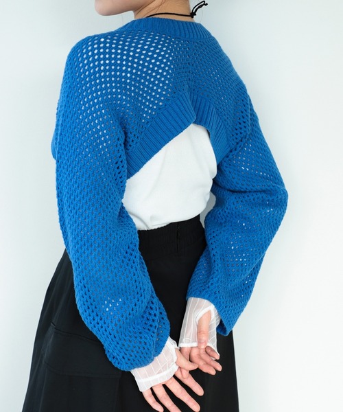 Ray BEAMS(レイビームス)の「Ray BEAMS / メッシュ アーム ボレロ(ニット/セーター・レディース・オフホワイト/ブルー/ブラック・ONE SIZE)」の4枚目の写真