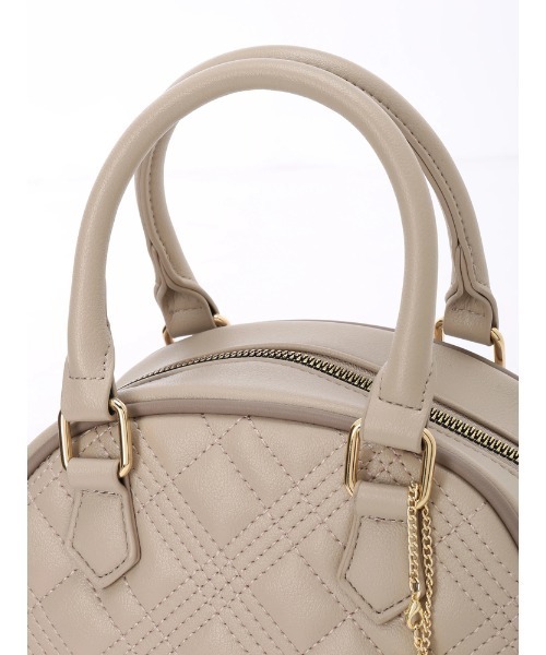 LIPSERVICE（リップサービス）の「LSチャームキルティングミニバッグ（ハンドバッグ・レディース・ピンクベージュ/ブラック・FREE）」の7枚目の写真