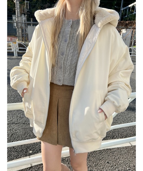 PHILLY（フィリー）の「フード付ボリュームMA-1（MA-1・レディース・グリーン系その他/グリーン×ピンク/アイボリー/ブラック・FREE）」の7枚目の写真