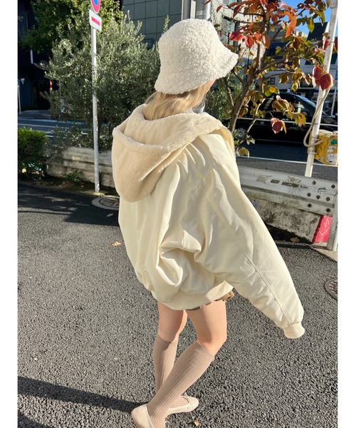 PHILLY（フィリー）の「フード付ボリュームMA-1（MA-1・レディース・グリーン系その他/グリーン×ピンク/アイボリー/ブラック・FREE）」の10枚目の写真