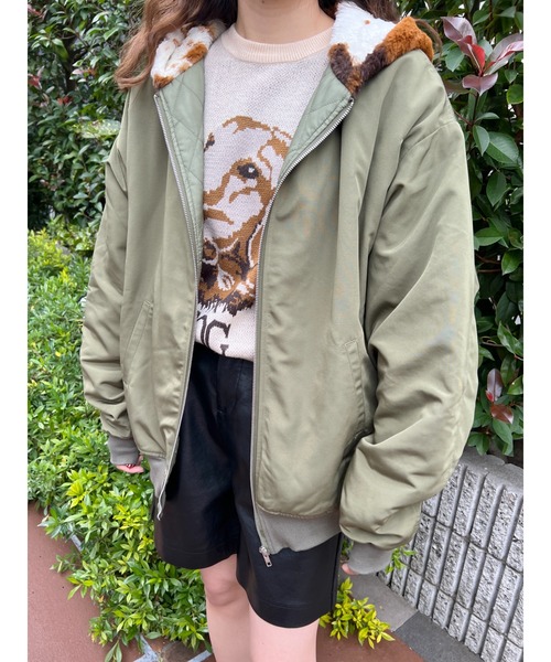 PHILLY（フィリー）の「フード付ボリュームMA-1（MA-1・レディース・グリーン系その他/グリーン×ピンク/アイボリー/ブラック・FREE）」の16枚目の写真