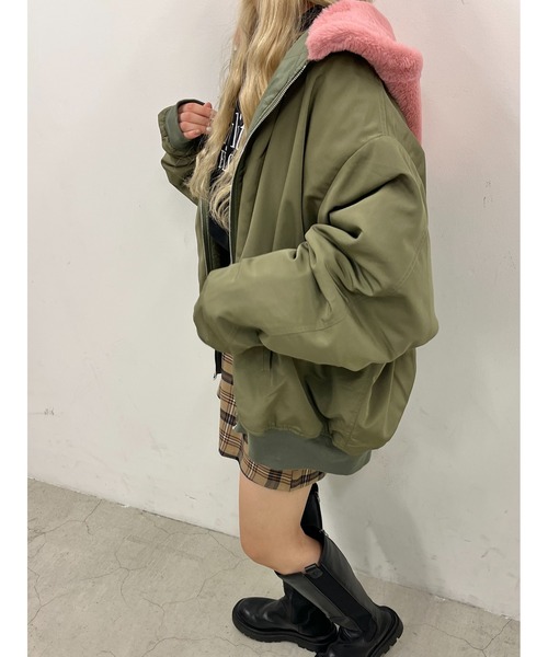 PHILLY（フィリー）の「フード付ボリュームMA-1（MA-1・レディース・グリーン系その他/グリーン×ピンク/アイボリー/ブラック・FREE）」の18枚目の写真