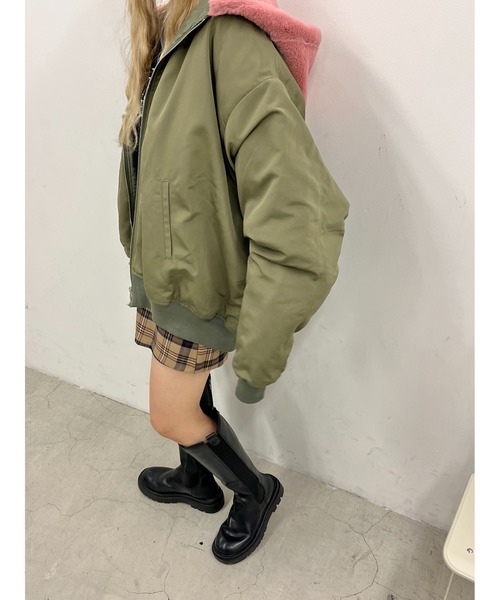 PHILLY（フィリー）の「フード付ボリュームMA-1（MA-1・レディース・グリーン系その他/グリーン×ピンク/アイボリー/ブラック・FREE）」の19枚目の写真