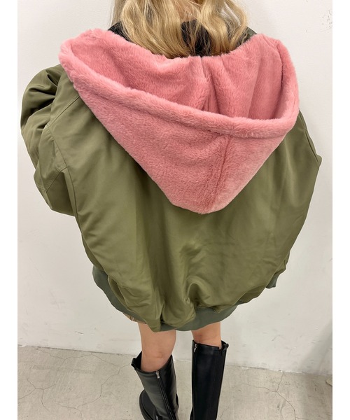 PHILLY（フィリー）の「フード付ボリュームMA-1（MA-1・レディース・グリーン系その他/グリーン×ピンク/アイボリー/ブラック・FREE）」の21枚目の写真