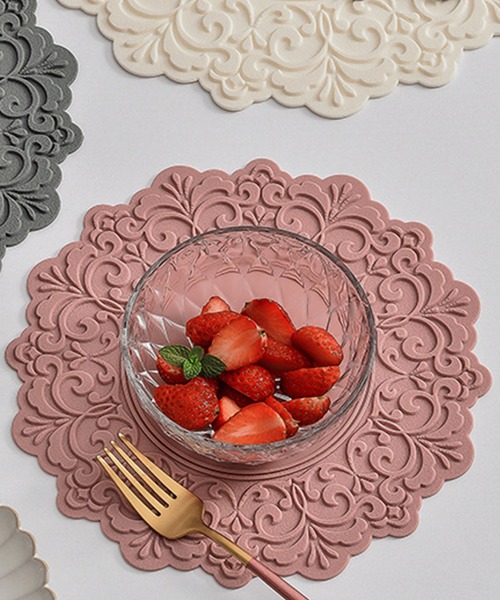 aimoha(アイモハ)の「レース柄シリコンマット【4サイズ】(ランチョンマット/テーブルウェア・レディース・ライトグレー/ピンク/ベージュ系その他/ベージュ系その他2/その他1/その他2/その他3/ダークグレー/ベージュ/グレー系その他2/グレー系その他3/グレー系その他4/グレー系その他5/ピンク系その他2/ピンク系その他3/グレー系その他/ピンク系その他/ブラック系その他2/ブラック/グレー/ブラック系その他/ブラック系その他3/グレー系その他6/ベージュ系その他3・SMALL/FREE/LARGE/MEDIUM)」の18枚目の写真