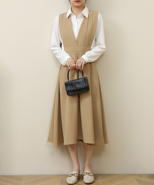 MAISON DE THERESE(メゾン ド テレーズ)の「Vネックベストワンピース(ワンピース・レディース・ブラック/ベージュ・L/M)」の2枚目の写真