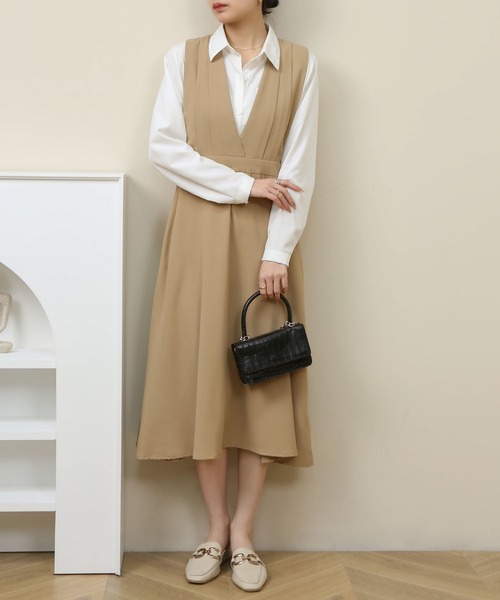 MAISON DE THERESE(メゾン ド テレーズ)の「Vネックベストワンピース(ワンピース・レディース・ブラック/ベージュ・L/M)」の10枚目の写真