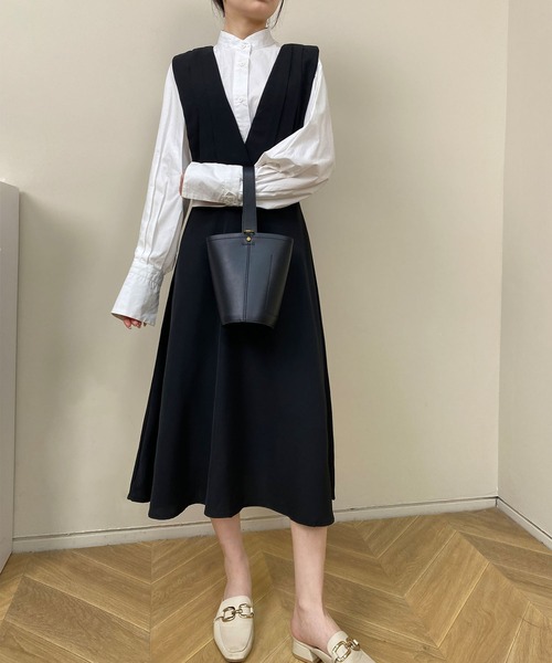 MAISON DE THERESE(メゾン ド テレーズ)の「Vネックベストワンピース(ワンピース・レディース・ブラック/ベージュ・L/M)」の4枚目の写真