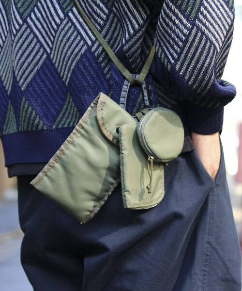 GLOSTER（グロスター）の「【GLOSTER/グロスター】タンカース ミリタリーマルチポシェット ミニショルダー（ショルダーバッグ・メンズ・ブラック/オリーブ/ベージュ・FREE）」の3枚目の写真