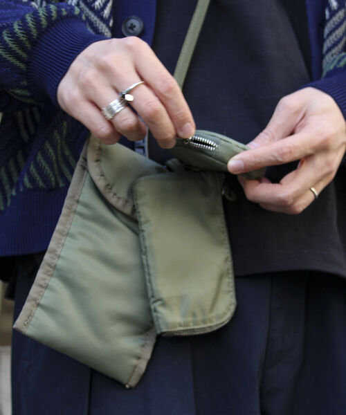 GLOSTER（グロスター）の「【GLOSTER/グロスター】タンカース ミリタリーマルチポシェット ミニショルダー（ショルダーバッグ・メンズ・ブラック/オリーブ/ベージュ・FREE）」の13枚目の写真