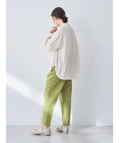 YECCA VECCA（イェッカヴェッカ）の「タックテーパードパンツ（その他パンツ・レディース・ライトベージュ/ネイビー/グリーン系その他3・M/L/S）」の7枚目の写真