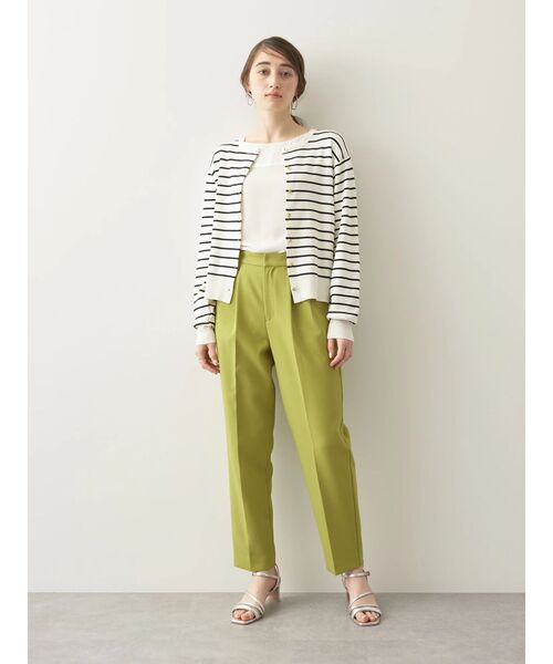 YECCA VECCA（イェッカヴェッカ）の「タックテーパードパンツ（その他パンツ・レディース・ライトベージュ/ネイビー/グリーン系その他3・M/L/S）」の19枚目の写真