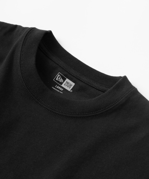 NEW ERA（ニューエラ）の「【NEW ERA/ニューエラ】Flag Logo Mid ブラック×ホワイト  プリント 半袖クルーネックTシャツ/ レギュラーフィット/ブラック（Tシャツ/カットソー・メンズ・ブラック・L/XL/M）」の3枚目の写真