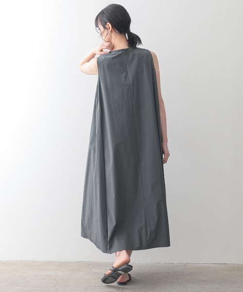 for/c（フォーシー）の「[新色追加]はっ水Aラインワンピース【サスティナブル】（ワンピース・レディース・ブラック/チャコール/ネイビー/チェック/ドット/ライトブラウン・L/M/LL/S/PM/PL）」の22枚目の写真