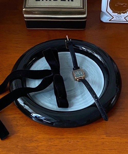 Made in I(メイドインアイ)の「バイカラーぷっくりラウンドプレート(食器・レディース・ピンク/グレー/ブラック/ホワイト/イエロー・FREE)」の3枚目の写真