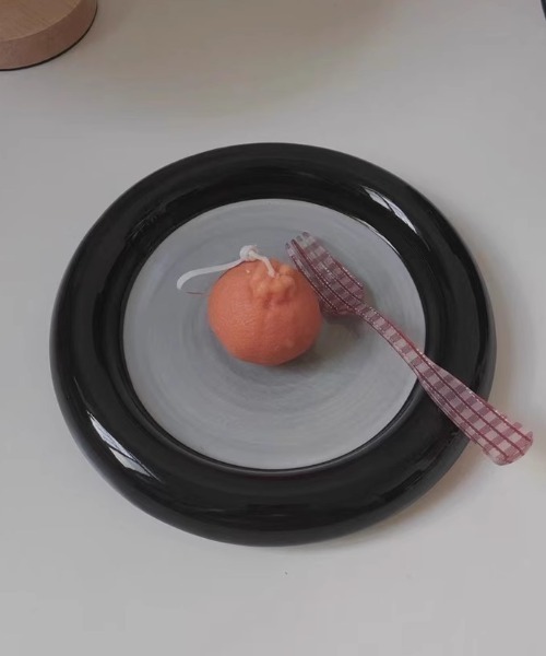 Made in I(メイドインアイ)の「バイカラーぷっくりラウンドプレート(食器・レディース・ピンク/グレー/ブラック/ホワイト/イエロー・FREE)」の15枚目の写真