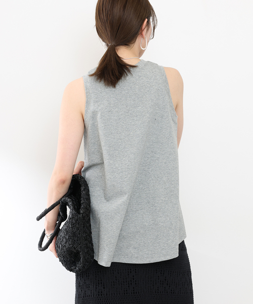 IENA（イエナ）の「TRAPAZEノースリーブＴシャツ（Tシャツ/カットソー・レディース・ホワイト/ブラック/グレー・FREE）」の13枚目の写真