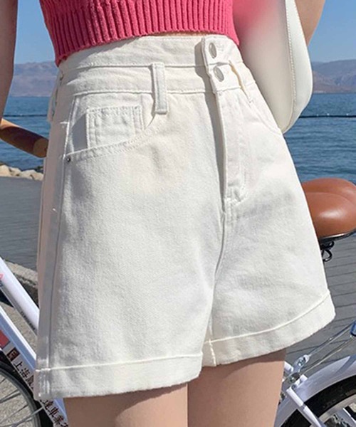 NANEA（ナネア）の「デニムショートパンツ（デニムパンツ・レディース・ブラック/ホワイト/ブルー・SMALL/MEDIUM/LARGE/X-LARGE）」の10枚目の写真