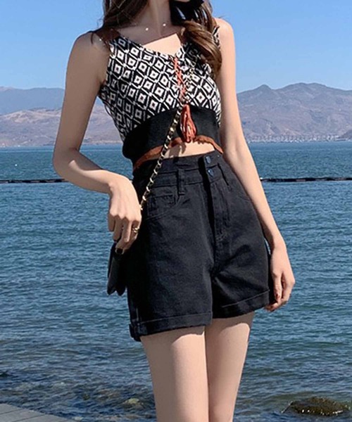 NANEA（ナネア）の「デニムショートパンツ（デニムパンツ・レディース・ブラック/ホワイト/ブルー・SMALL/MEDIUM/LARGE/X-LARGE）」の13枚目の写真