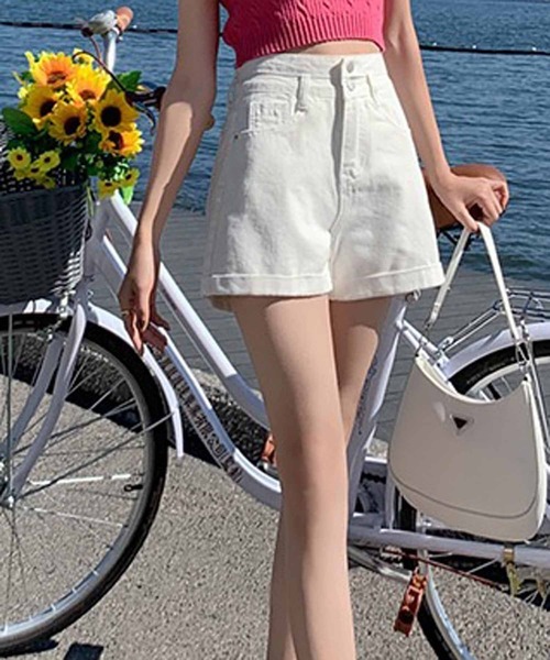 NANEA（ナネア）の「デニムショートパンツ（デニムパンツ・レディース・ブラック/ホワイト/ブルー・SMALL/MEDIUM/LARGE/X-LARGE）」の6枚目の写真