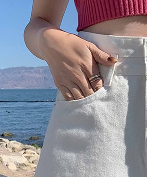NANEA（ナネア）の「デニムショートパンツ（デニムパンツ・レディース・ブラック/ホワイト/ブルー・SMALL/MEDIUM/LARGE/X-LARGE）」の7枚目の写真